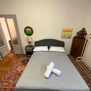 Apartment Sansiro 74 House, Milan